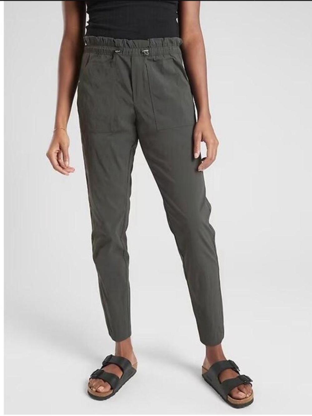 EUC – Athleta – Trekkie Paper Bag Pant – Green – 12